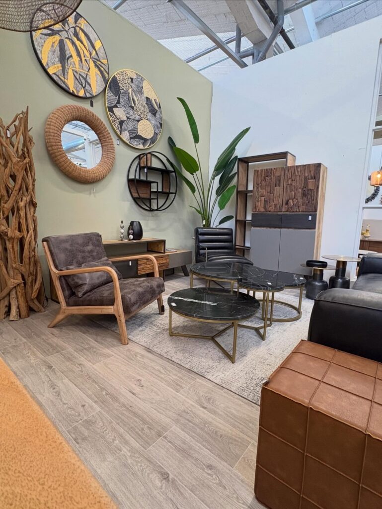 Negozio di mobili per esterno a Selargius